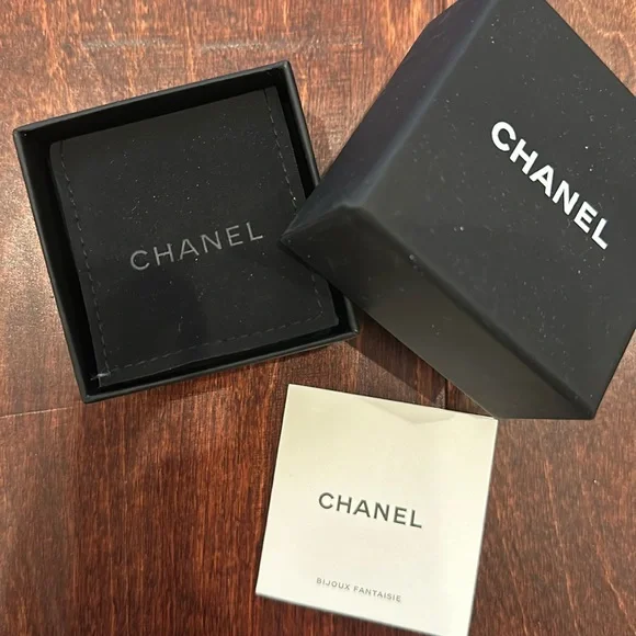 Chanel Earring Box - Picture 1 of 5